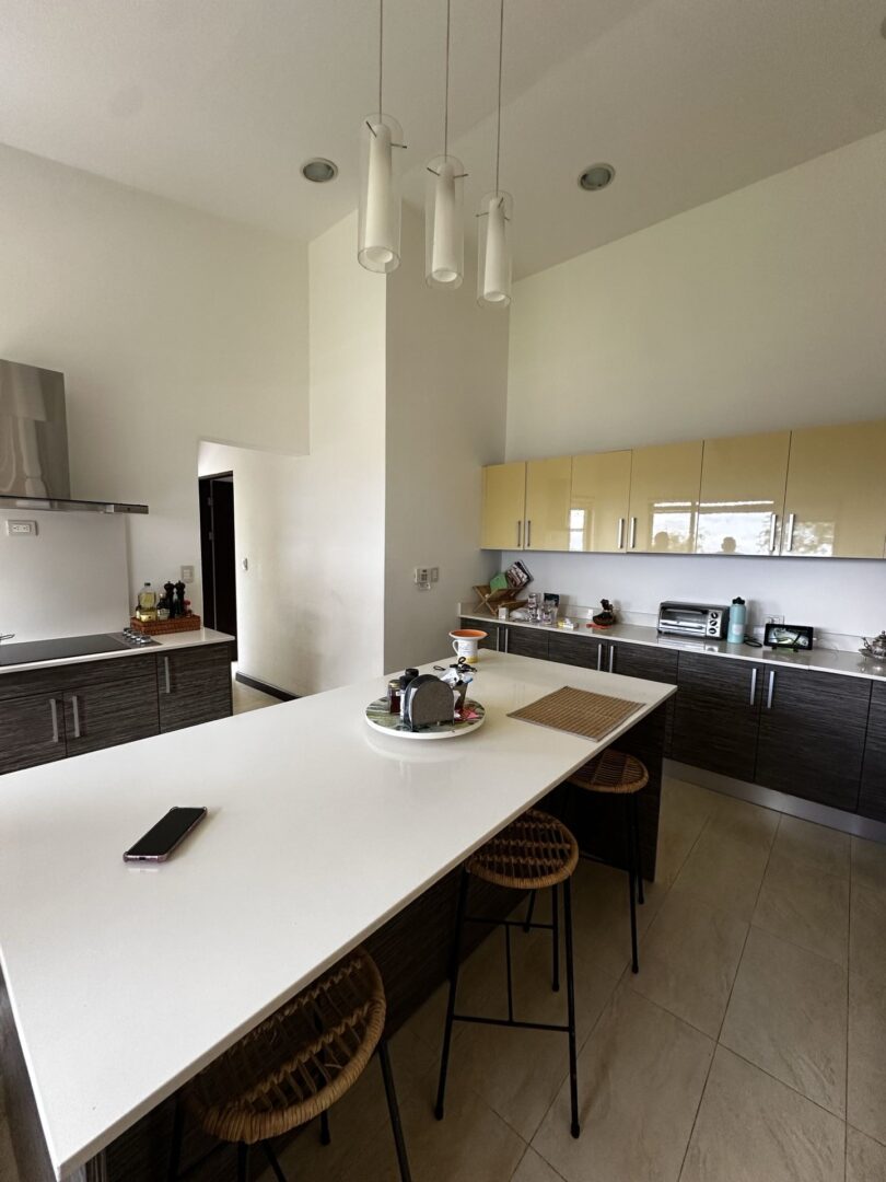 Se vende Lote con dos casas