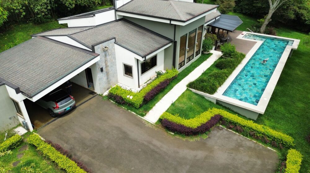 Se vende Lote con dos casas