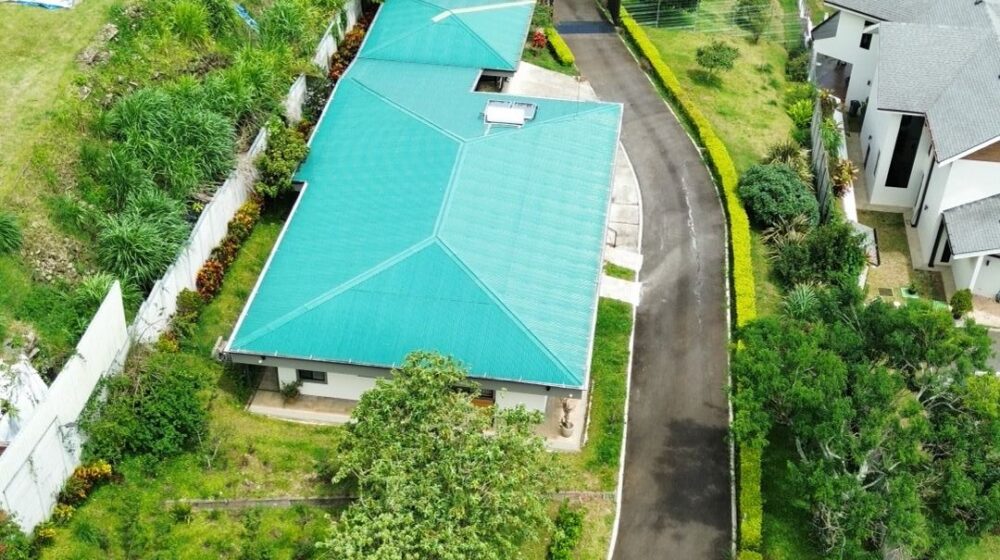 Se vende Lote con dos casas