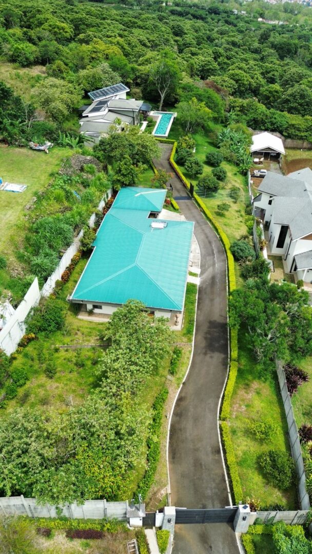 Se vende Lote con dos casas